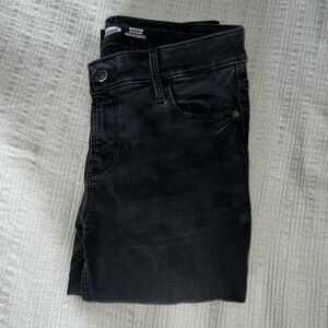 Old Navy women’s black wash rockstar jeans